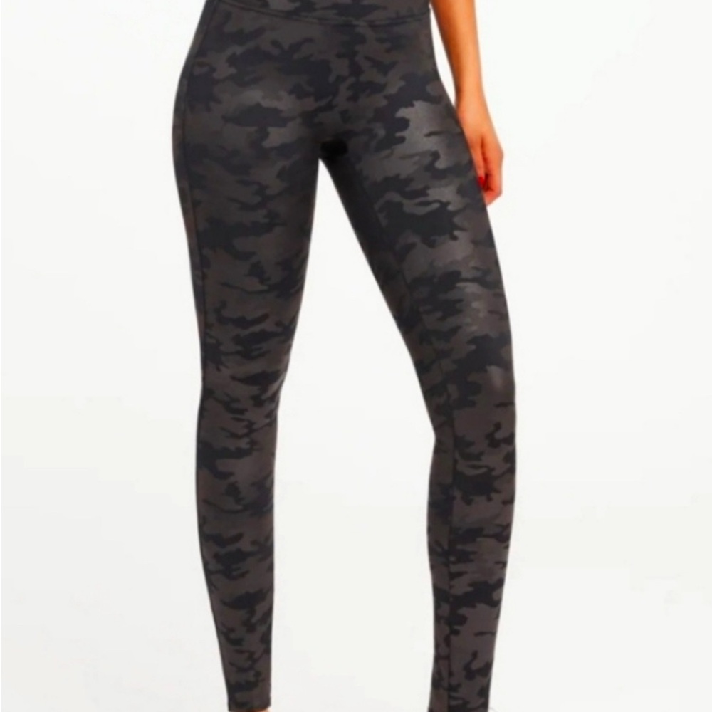 Spanx Women’s Black Camouflage Faux Leather Leggings